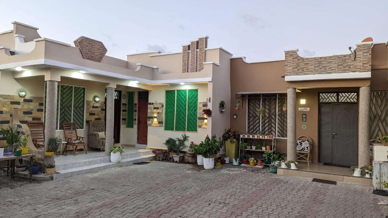 Babajay Family Home 다르에스살람 외부 사진